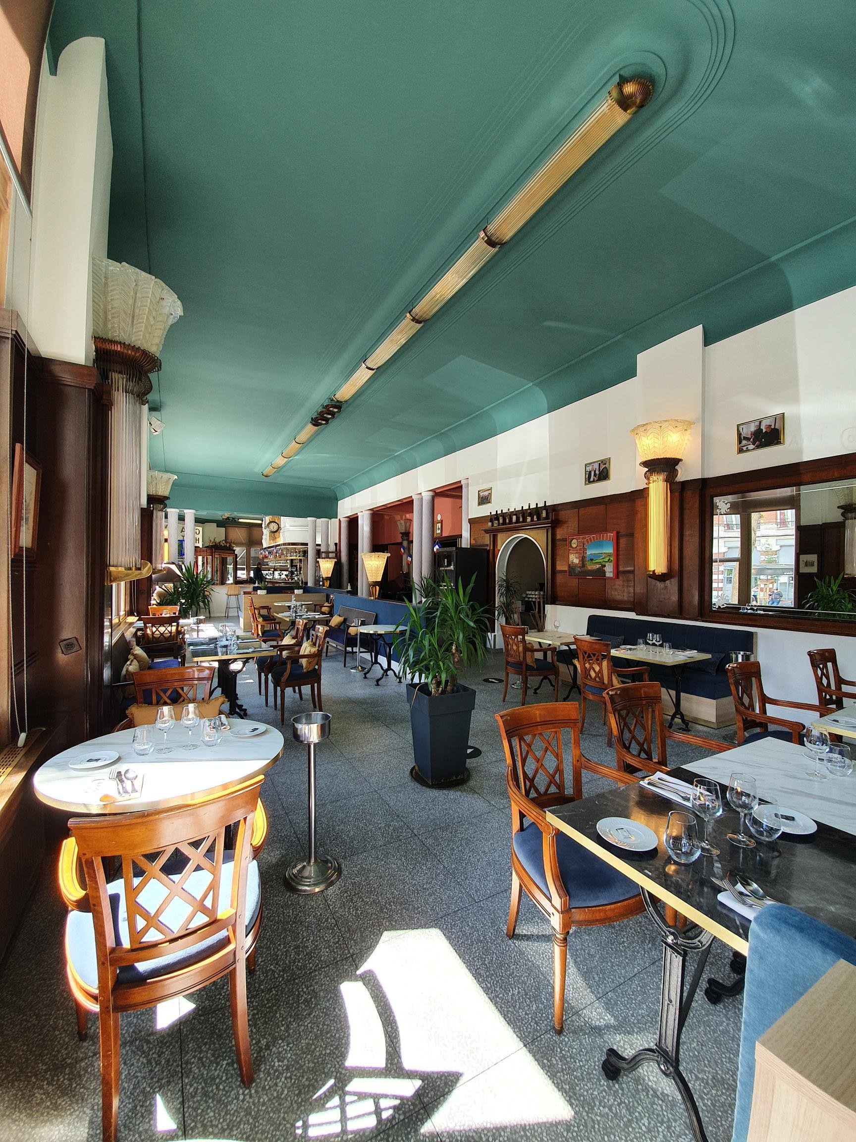 Le Grand Hotel Valenciennes Exterior photo