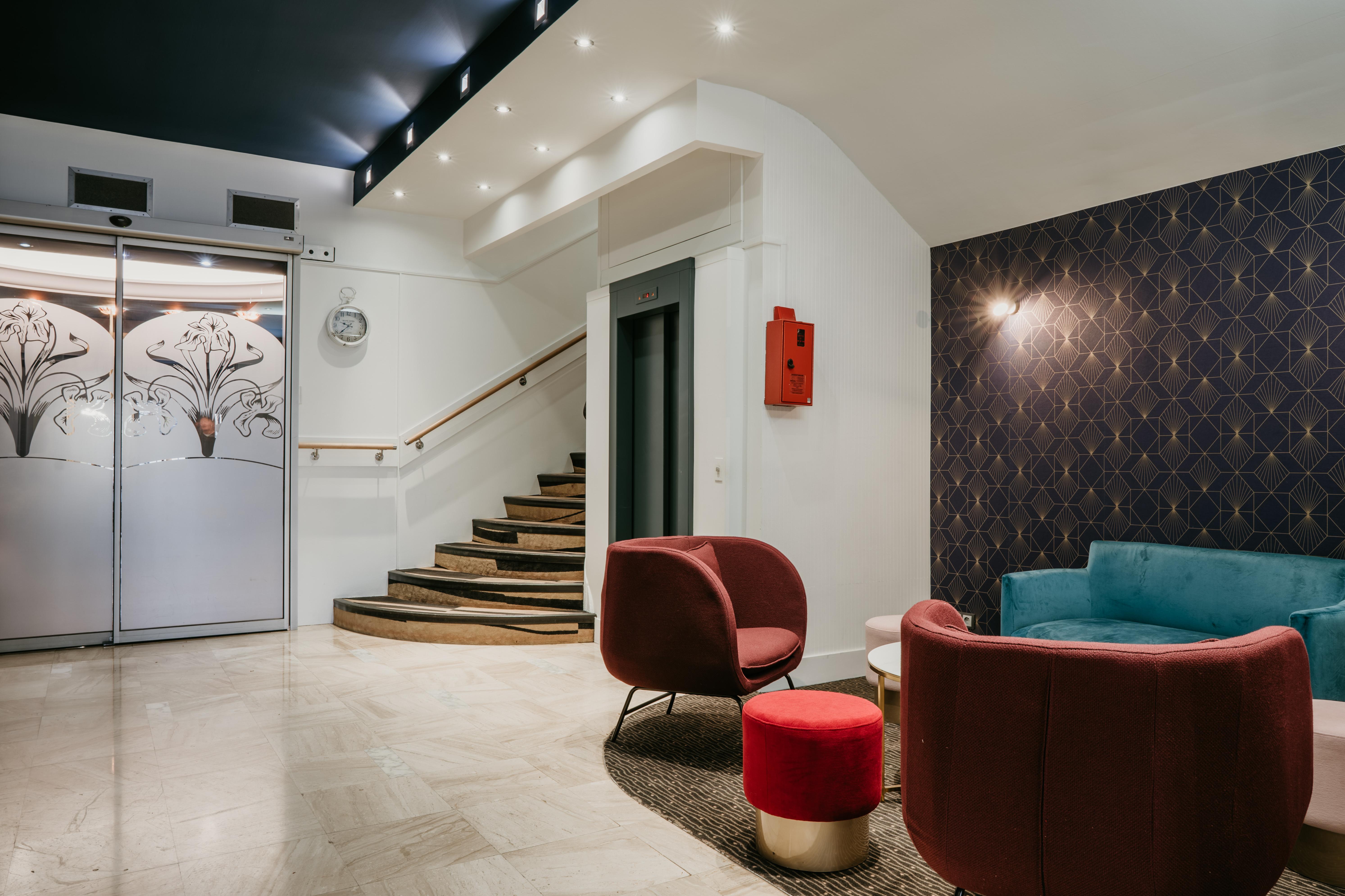 Le Grand Hotel Valenciennes Exterior photo